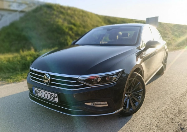Volkswagen Passat cena 130000 przebieg: 88400, rok produkcji 2021 z Warszawa małe 742